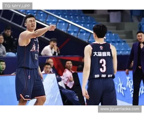 中国男篮逆转击败澳大利亚 赛后球员称胜利为团队协作的体现