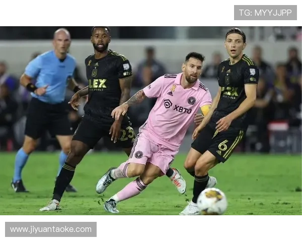 梅西加盟迈阿密国际后首次亮相比赛 震撼全场展示惊人技术