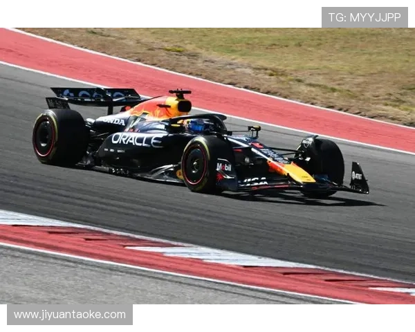 维斯塔潘再度称王F1赛场红牛统治力引发车坛新格局讨论