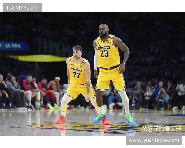 詹姆斯领衔湖人强势反弹 掘金完美防守力压勇士 NBA赛季最新战况解析